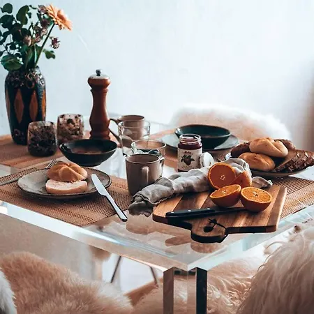 Апартаменти Charming Close To The Slopes, Skiing & Hiking